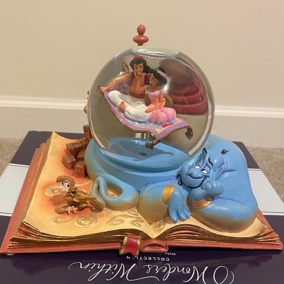 Rare Disney Aladdin Snow Globe. The Wonder Within Hallmark 2014 with box 17×20cm - Picture 2 of 3